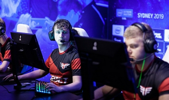 大连腹肌哥从海军陆战队到特警的精彩转变